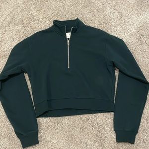 Women’s cropped quarter zip emerald green